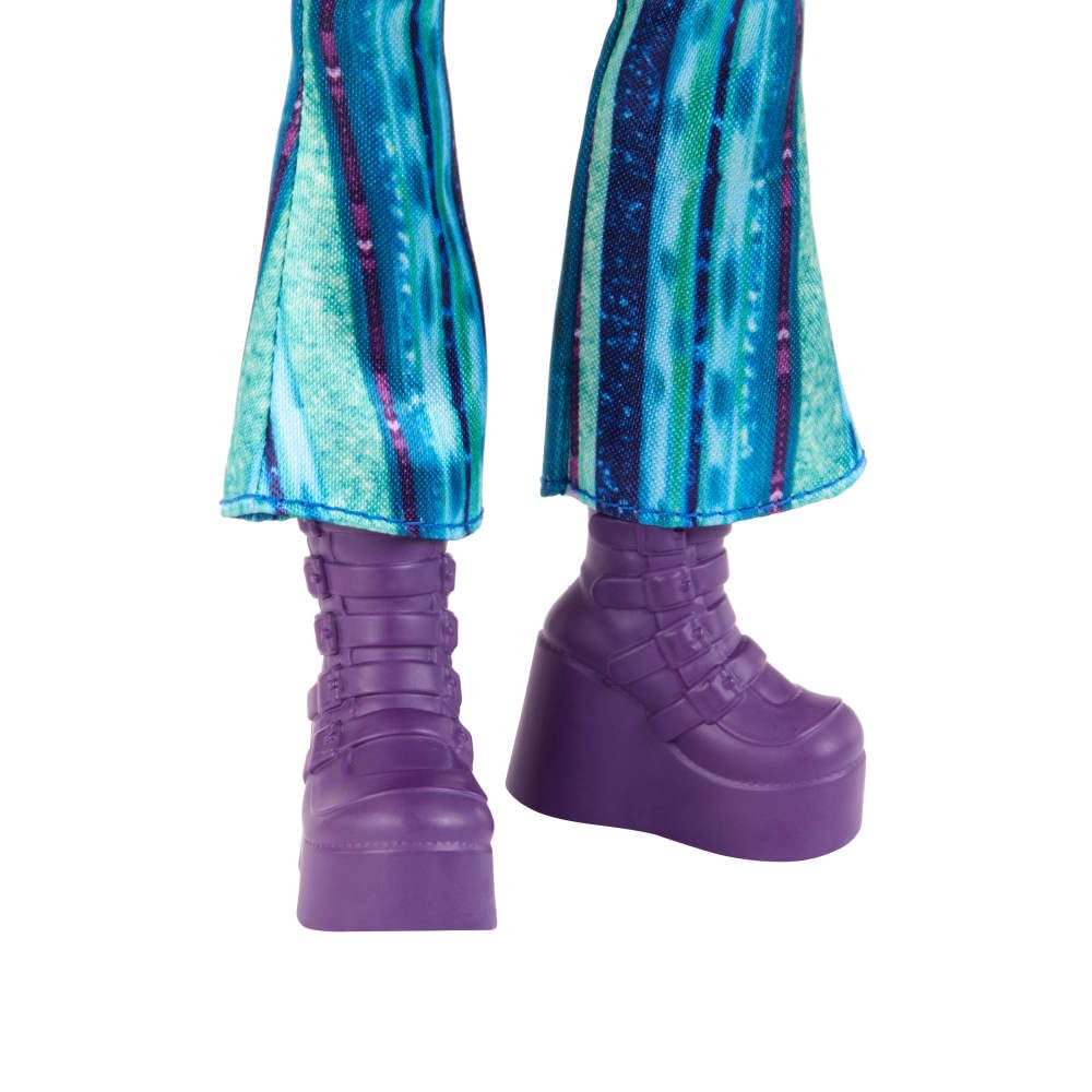 Mattel Uliana eel arm cuff prop for villainous scenes.