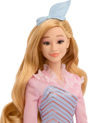 Mattel Glinda removable uniform for mix-and-match play.