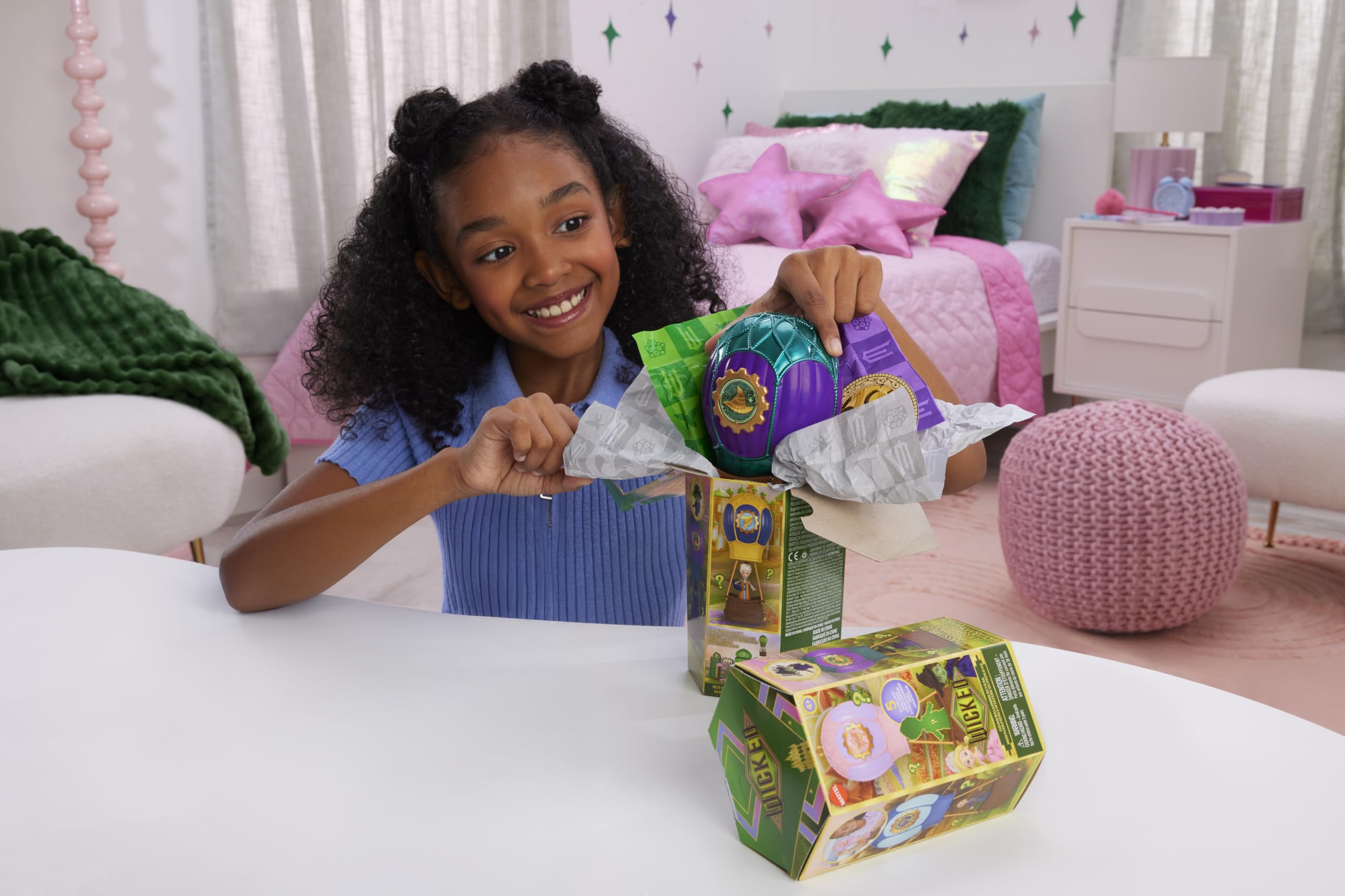 Mattel Wicked Ozian Balloons Reveal Glinda doll inside with a matching accessory for storytelling.