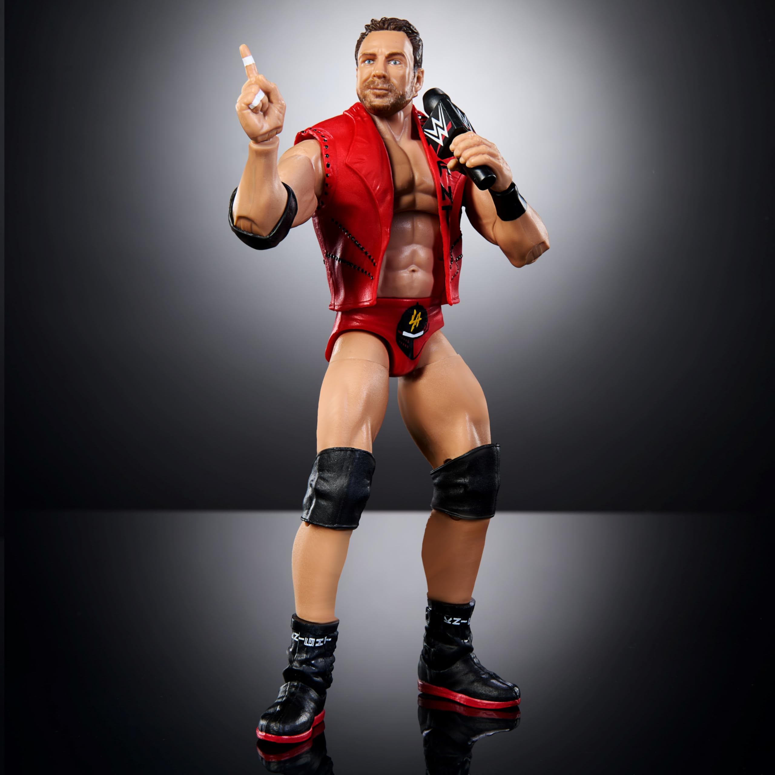 Iconic accessories included for display or play