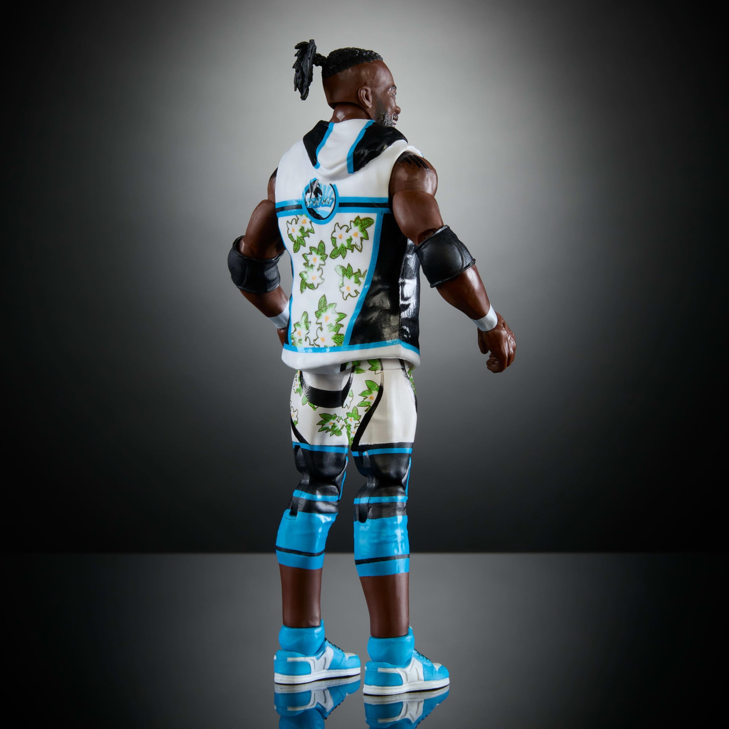 Mattel WWE Elite Kingston ring-entrance pose captures signature entrance and energy