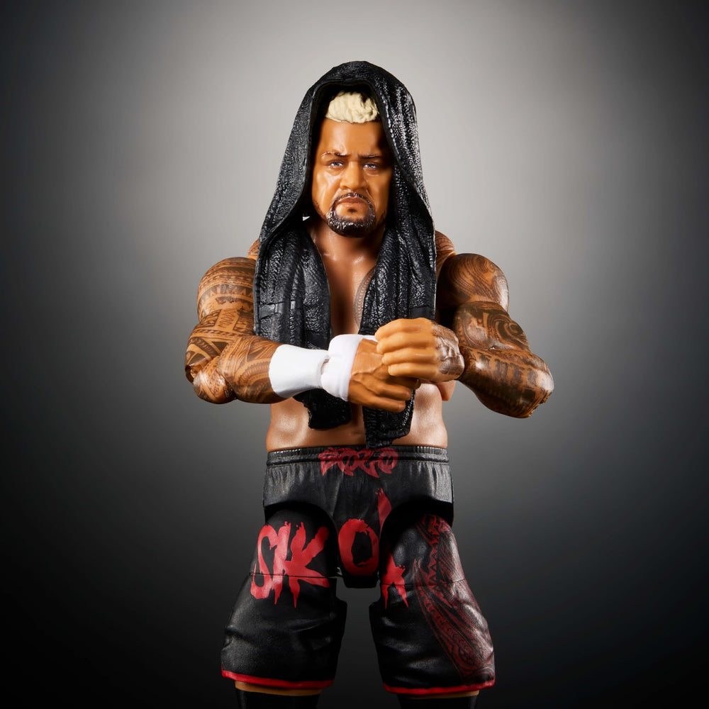 Mattel WWE Solo Sikoa ring gear faithfully reproduced for authentic styling.