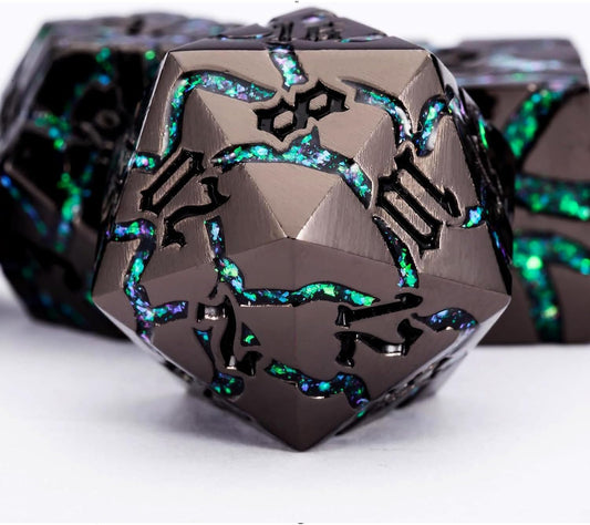Maywin cracked rune d12 close-up shows glowing veins for night gaming immersion