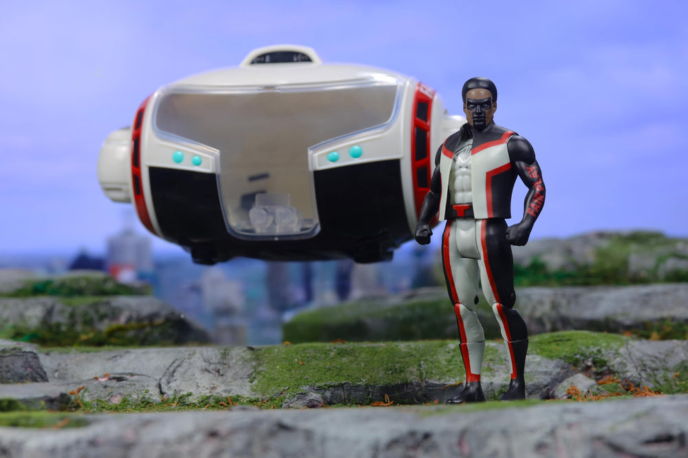Mr Terrific action pose allows dynamic display setups.