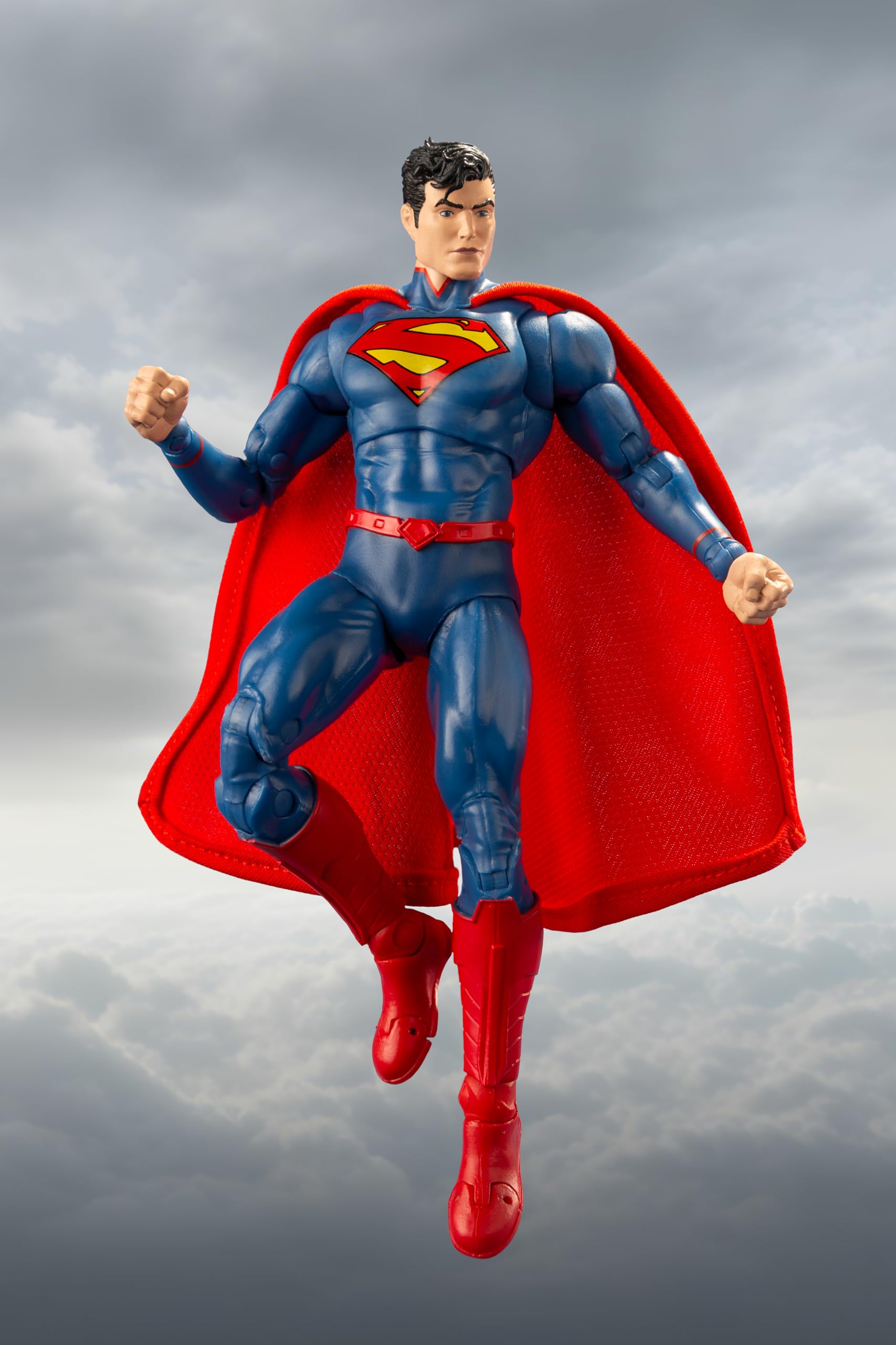 McFarlane Superman New 52 Gold Label articulation points enable dynamic poses