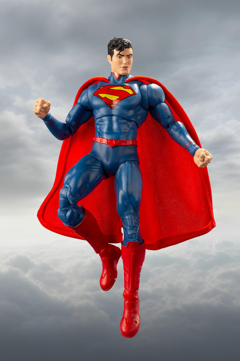 McFarlane Superman New 52 Gold Label articulation points enable dynamic poses