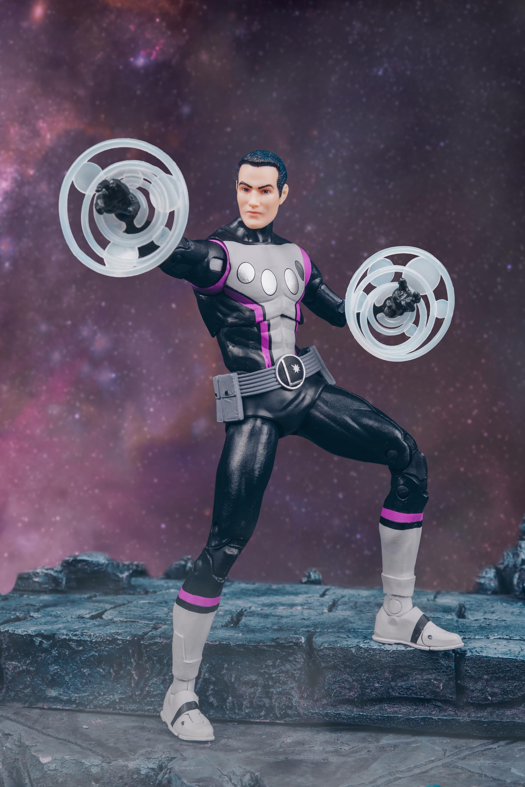 Six extra hands for varied poses with Cosmic Boy figure