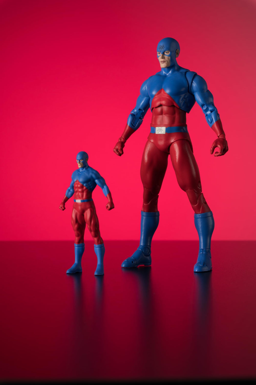 McFarlane Toys DC Direct The Atom side pose enables dynamic display.