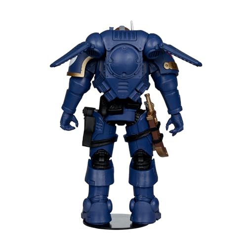 McFarlane Toys Warhammer 40K lieutenant bolt carbine detail with realistic weapon-look.