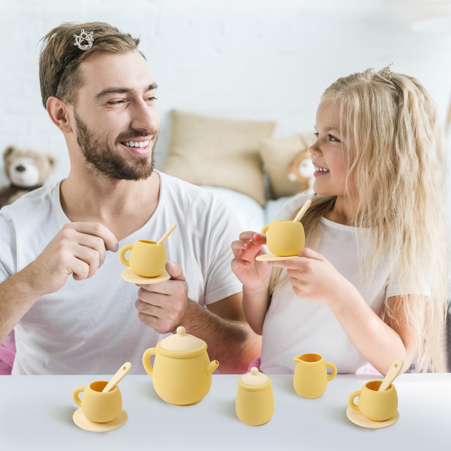 MCGMITT sugar bowl lid keeps play tidy.