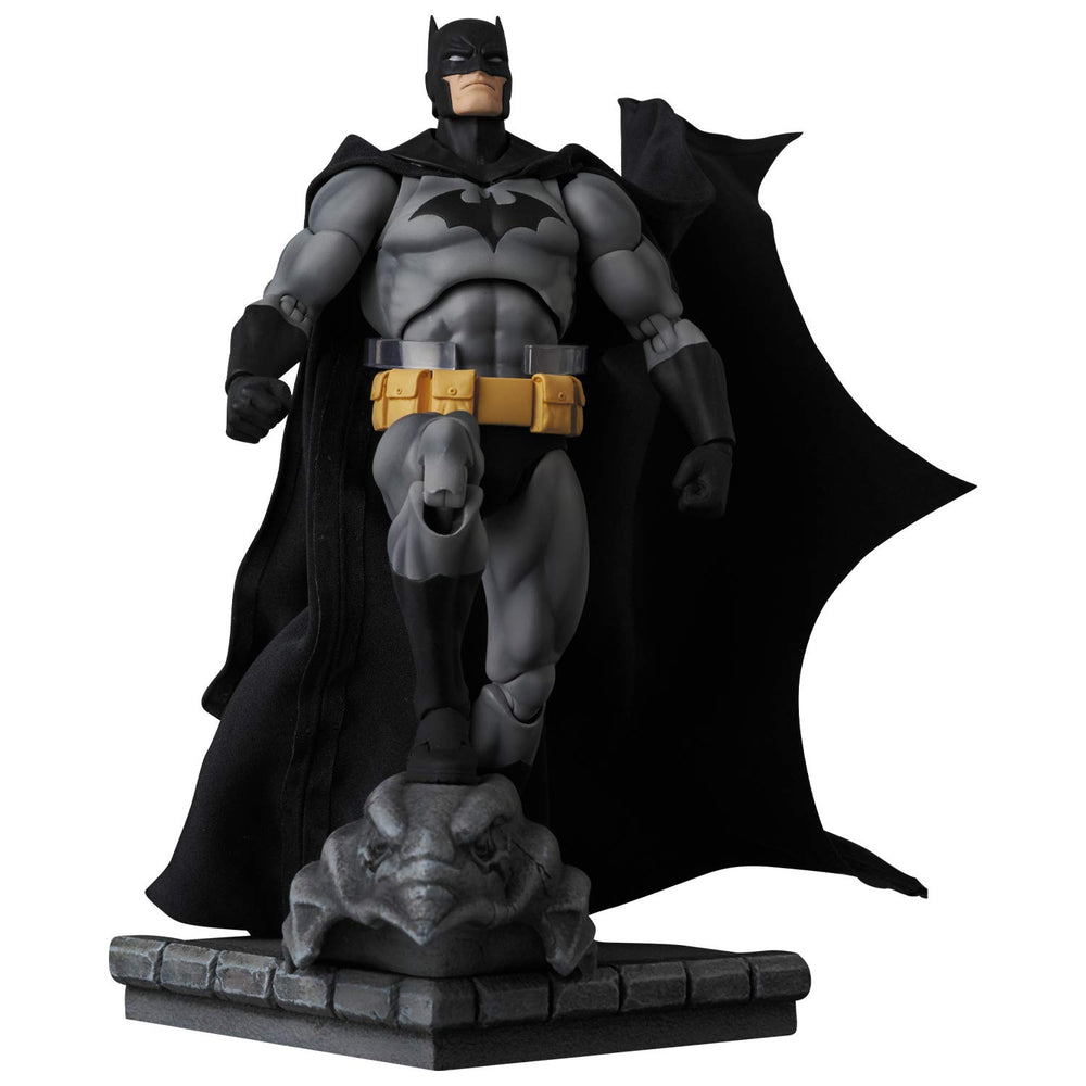 Medicom Batman Hush Mafex 6-inch scale for mixed display with other figures.