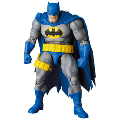 Medicom MAFEX Bruce Wayne head swap for masked or unmasked display.