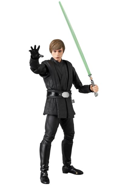 Medicom MAFEX Luke Skywalker packaging showcases collectible-grade presentation.