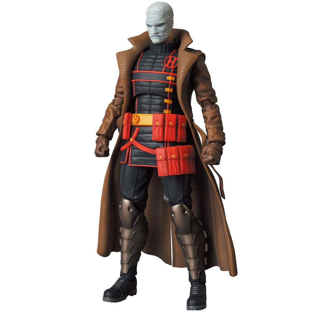 Dynamic pose example of Batman Hush Mafex figure for photography