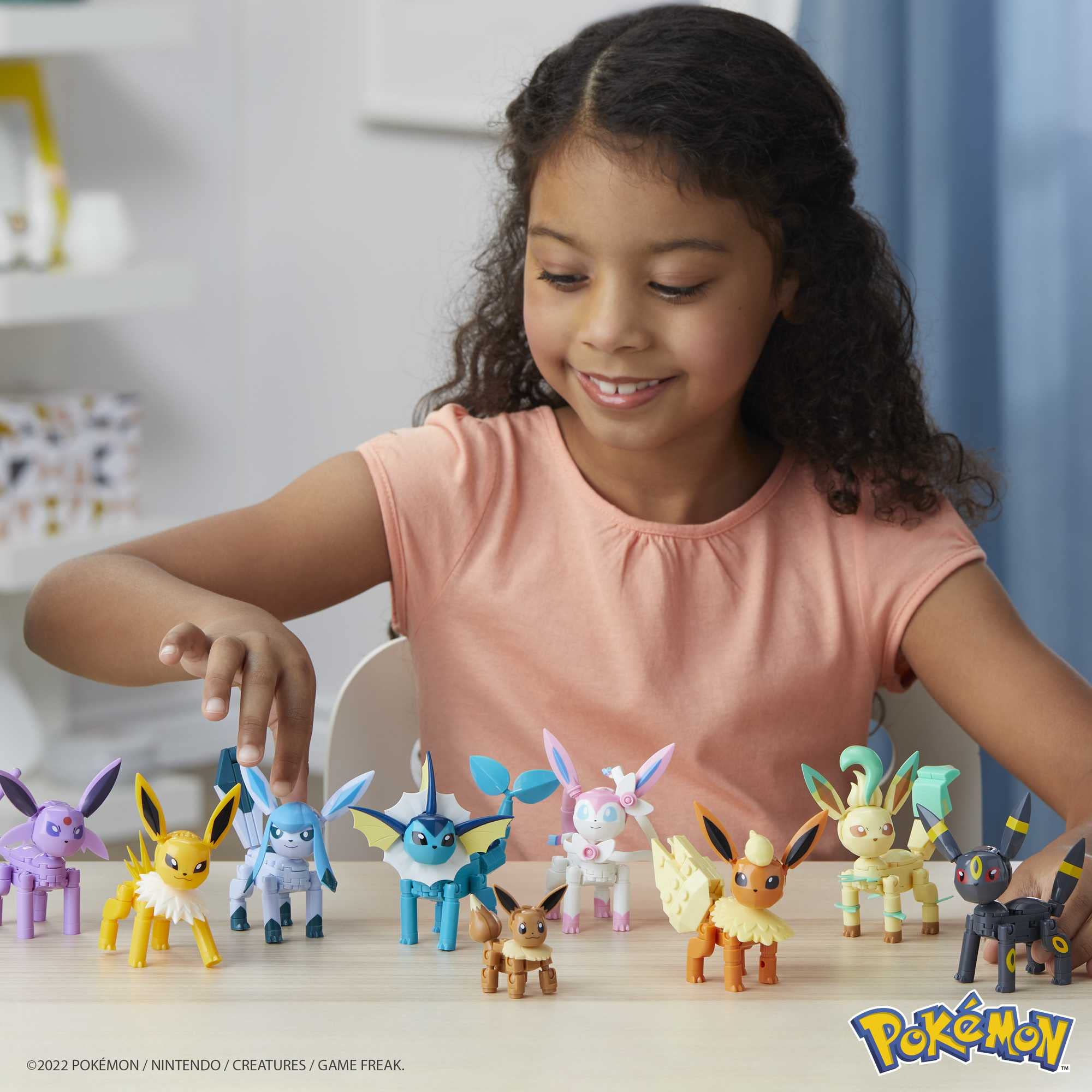 Mega Brands MEGA Pokémon Umbreon figure—dark finish and smooth articulation for dramatic stances