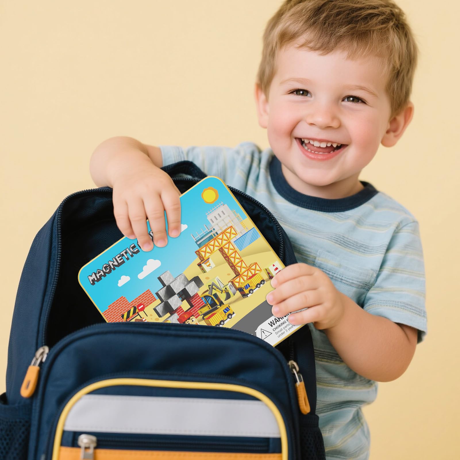 MEIQ compact travel set offers endless building possibilities with easy magnetic connections.