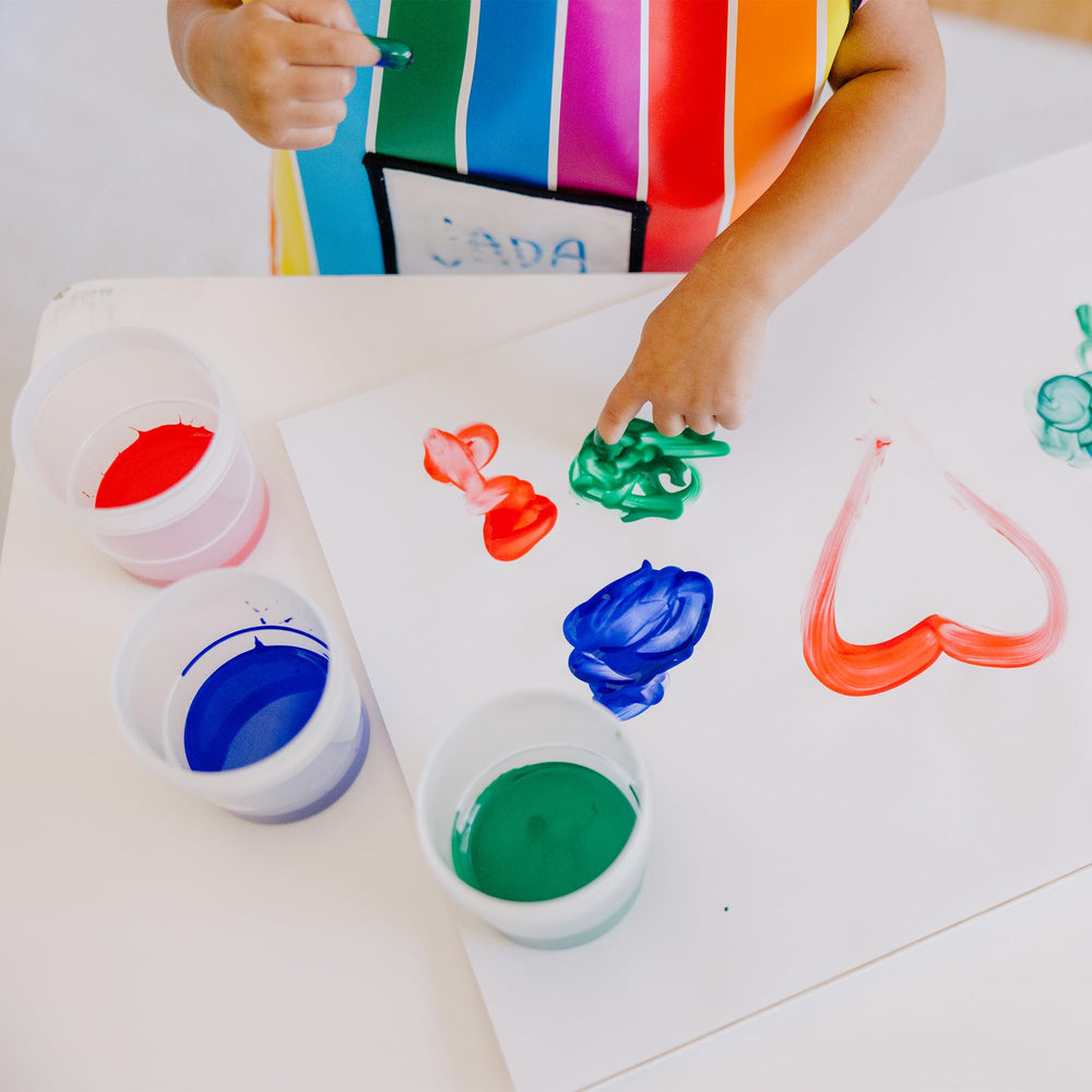 Melissa and Doug age-2-to-5 friendly design makes setups easy on table, easel, or floor.