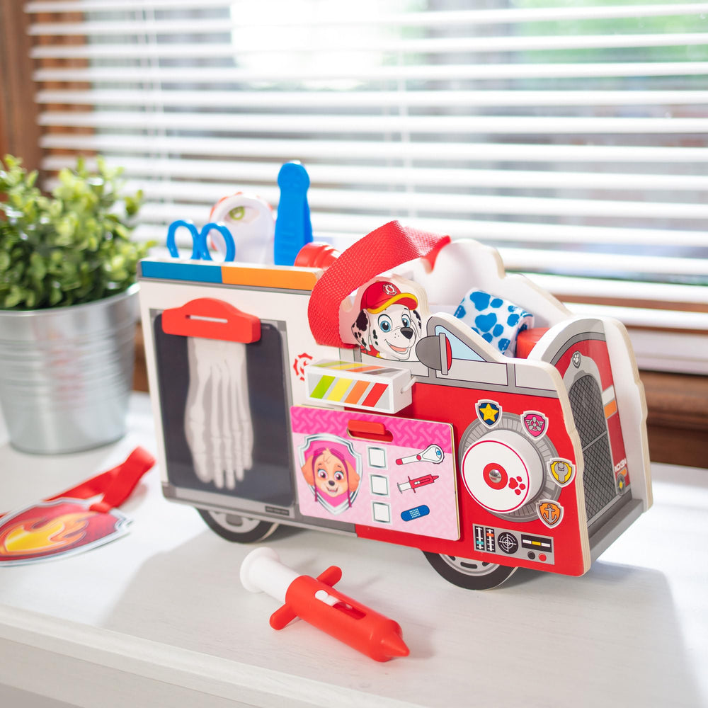 Carrying handle enables easy transport for play on the go