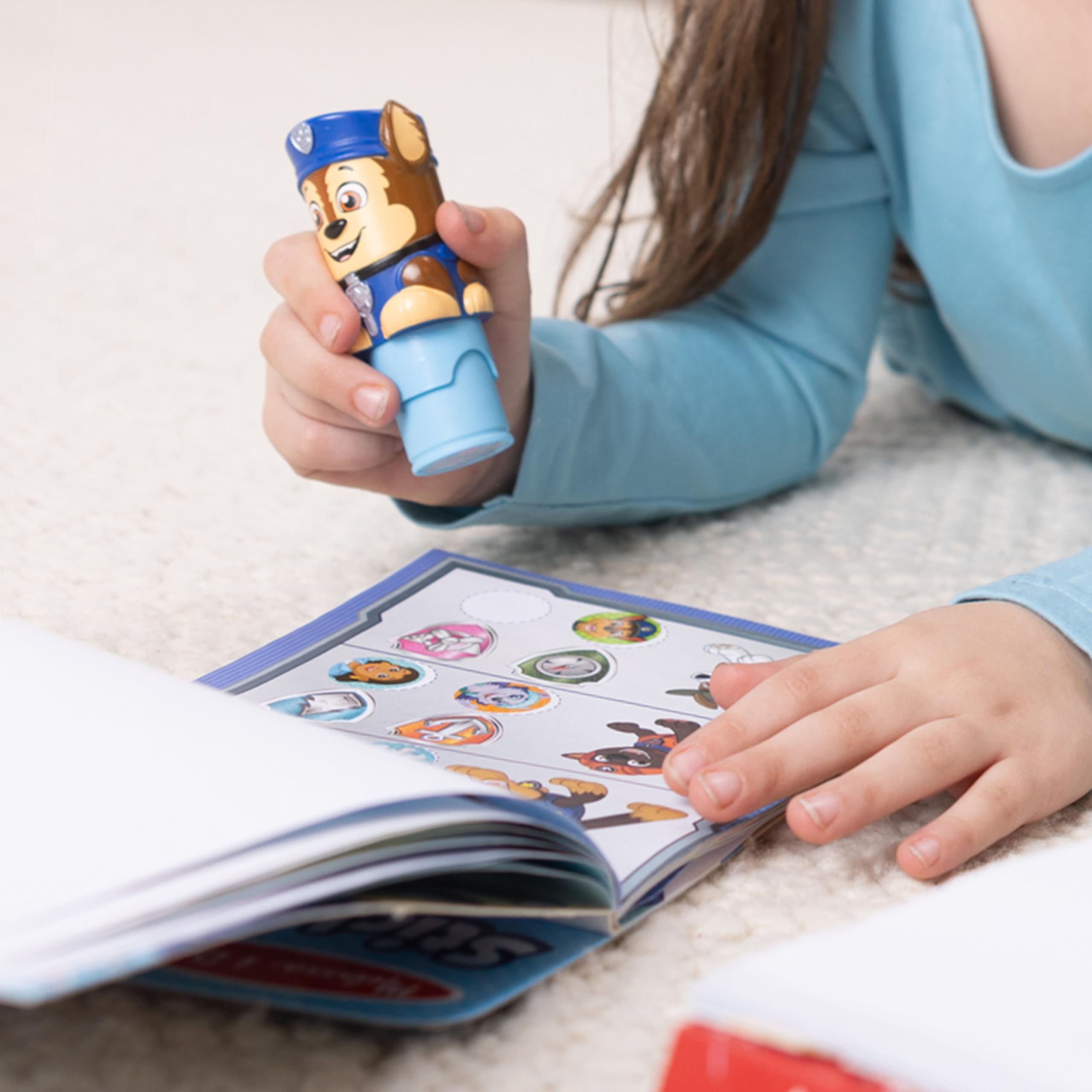 Easy-to-remove stickers supporting craft on cards, bookmarks, and posters.