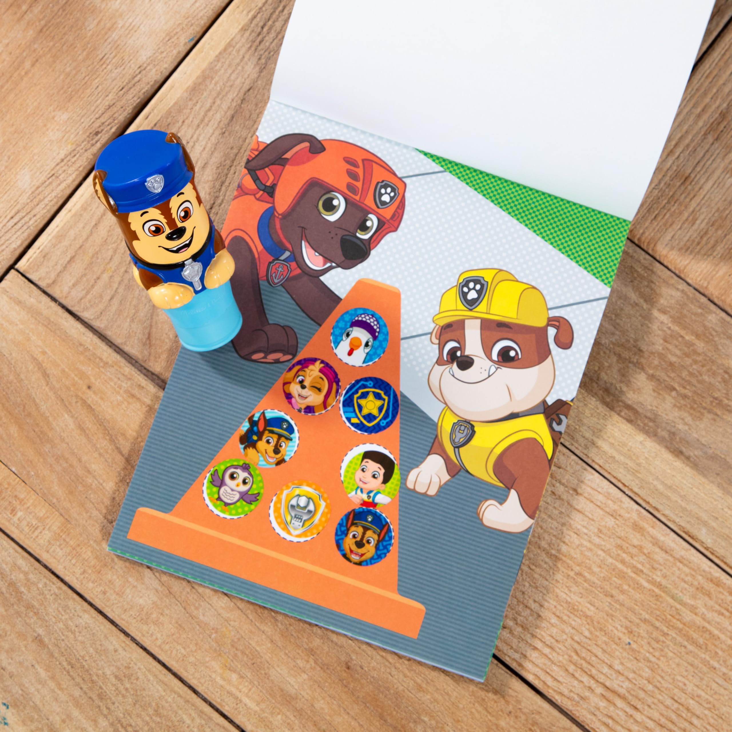 Ideal gift for ages 3 to 7 with screen-free, imaginative play.