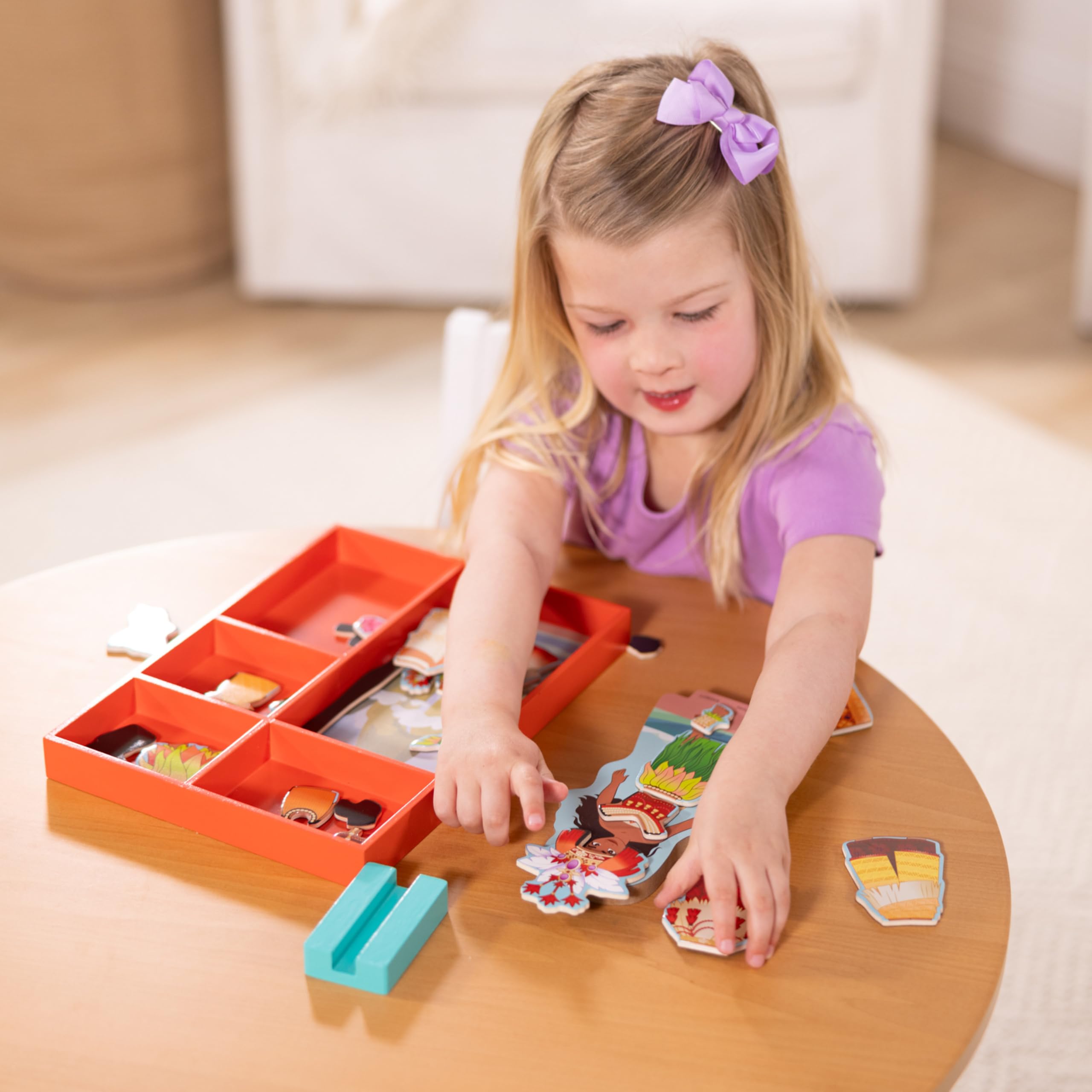 Melissa and Doug Moana wooden stand supports pretend play