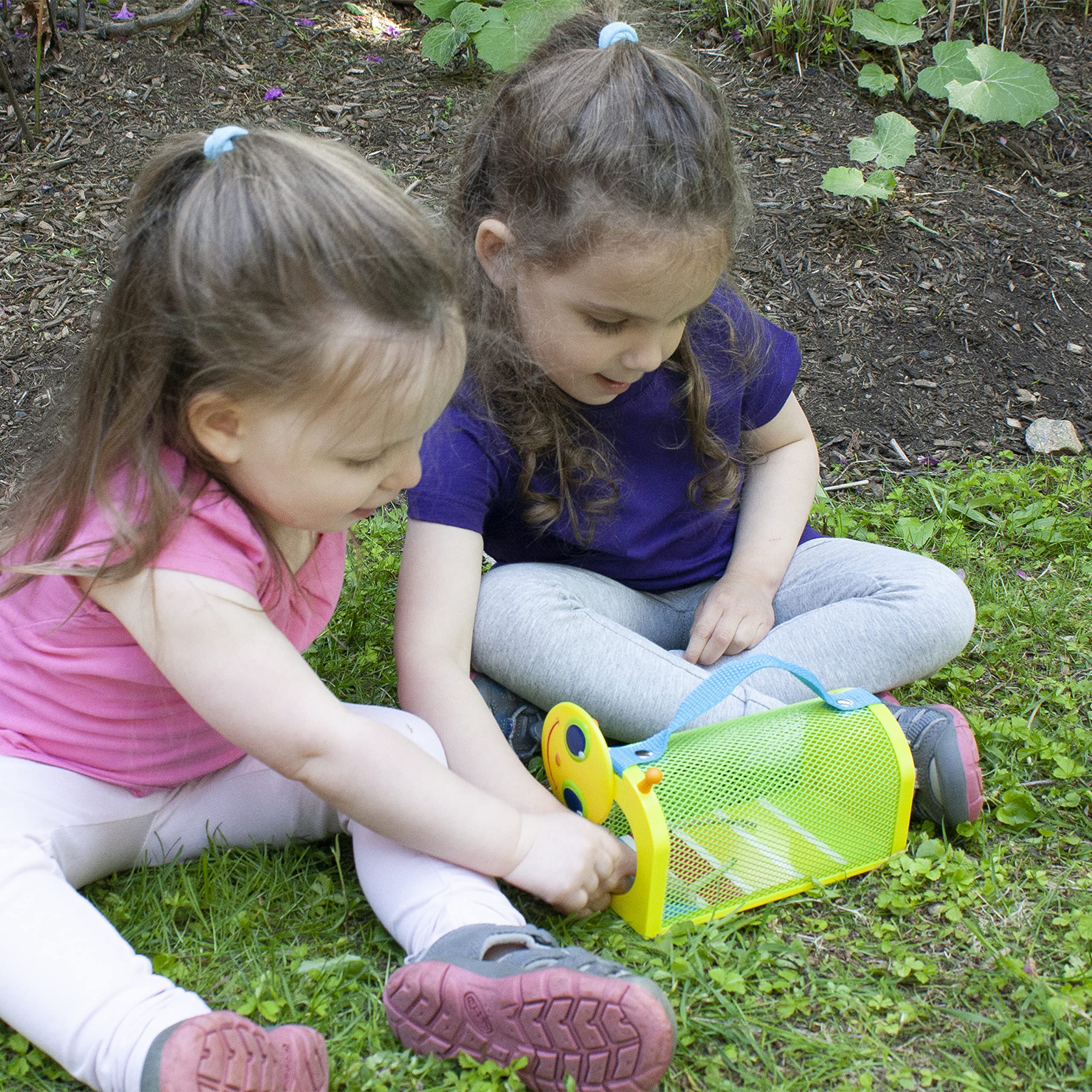 Lightweight, durable construction of the Giddy Buggy Bug House for kids
