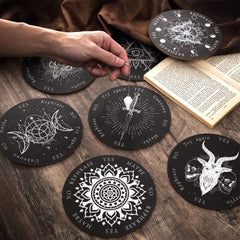 Meooeck compact divination kit suitable for on-the-go readings.