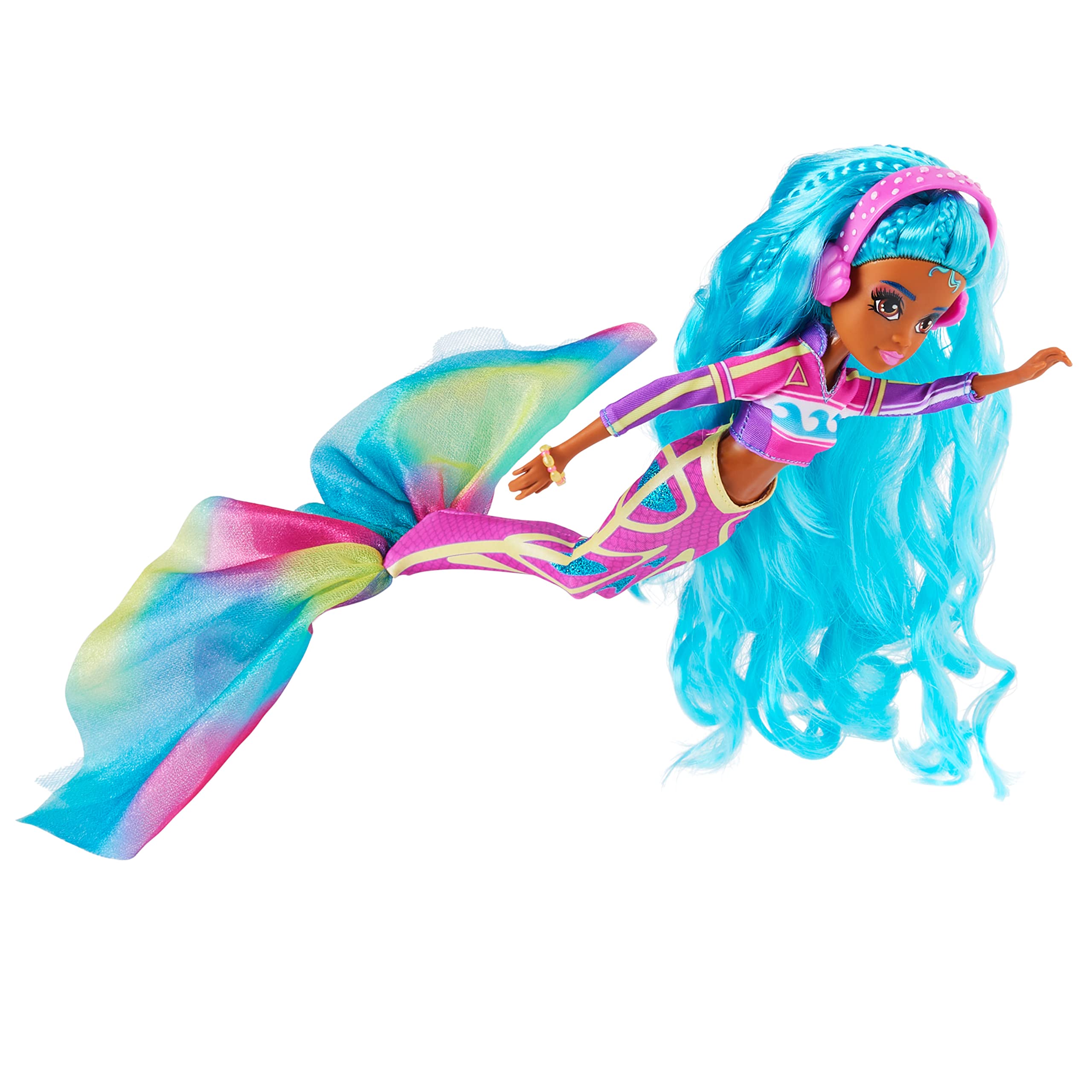 MERMAID HIGH seashell surprise accessory reveals a hidden piece during playtime.
