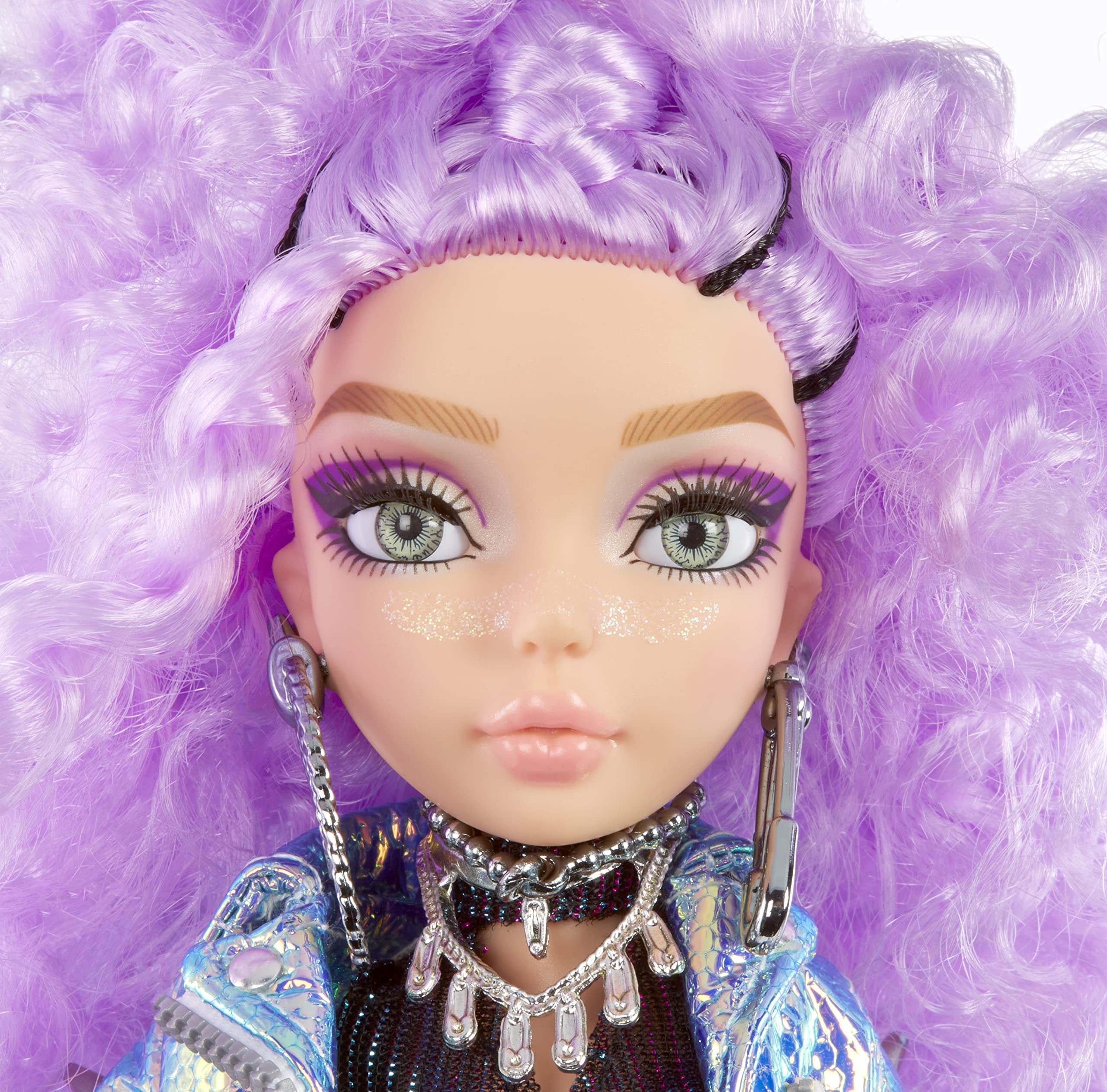 MERMAZE MERMAIDZ Riviera designer outfit and accessories highlight stylish storytelling.