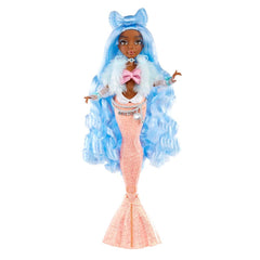 Mermaze Mermaidz Shellnelle color-change tail in water for vivid play