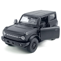 Metanyl Bronco 1:36 black rim finish adds premium display appeal.
