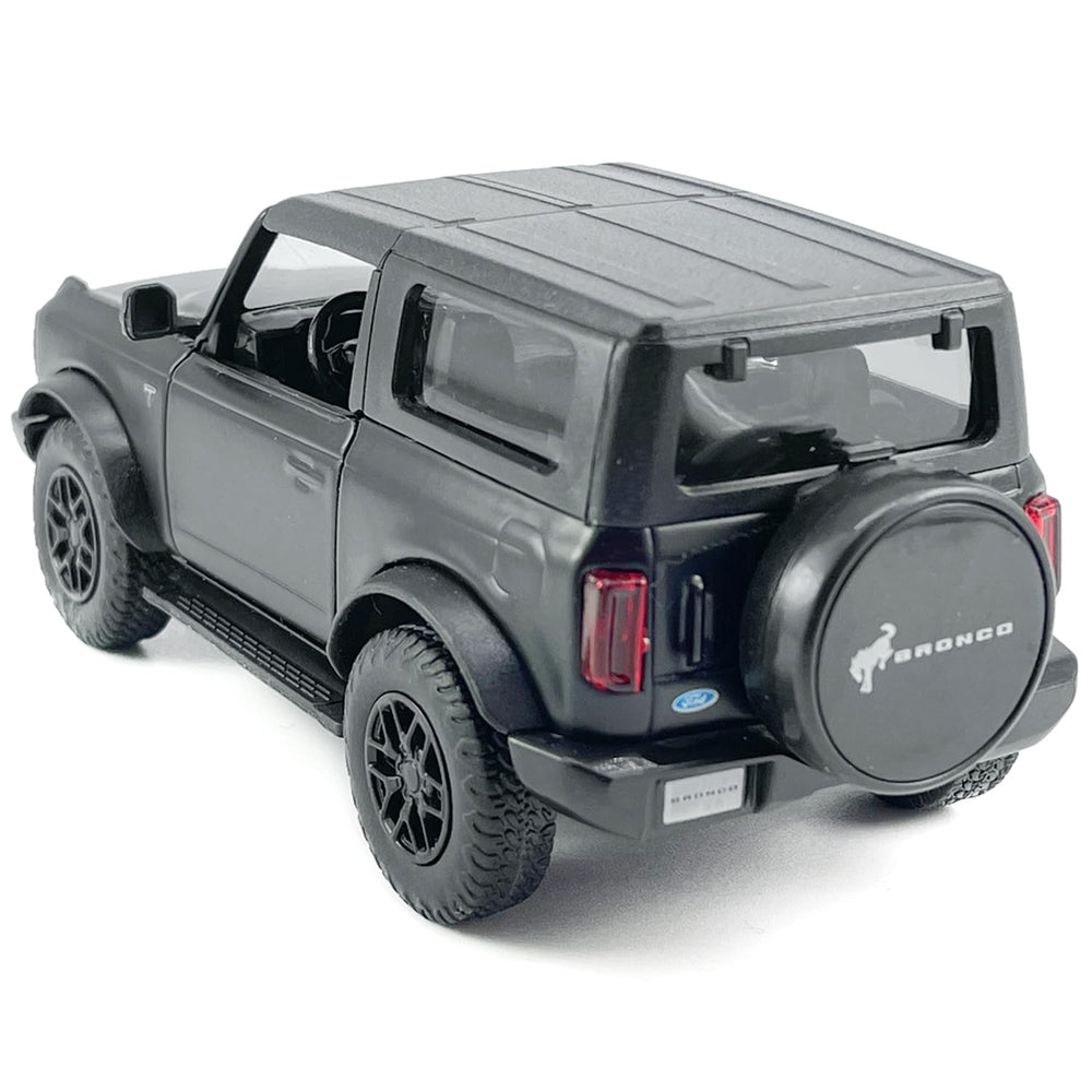Metanyl Bronco 1:36 exterior and body detailing for display-ready quality.