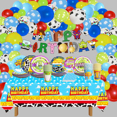 METIXOZE tablecloth protects surfaces during party games and crafts.