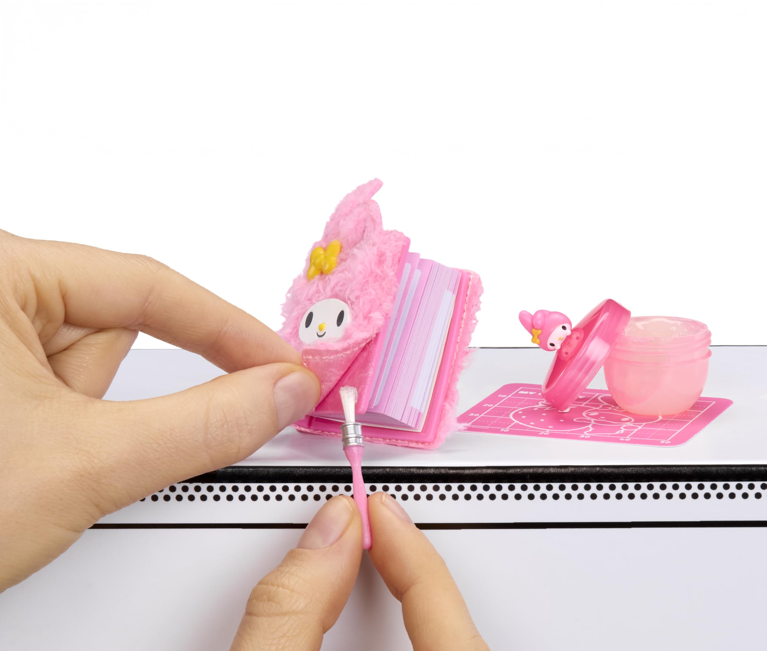 Cinamaroll notebook mini from MGA's Miniverse adds cute, portable note-taking charm.