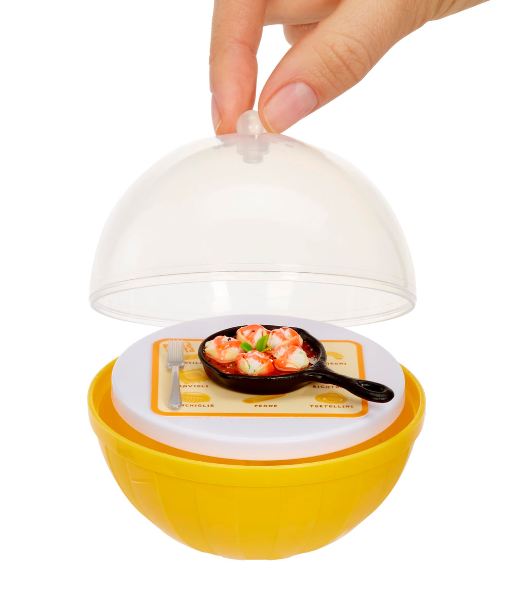 MGA's Miniverse Make It Mini Diner Series 4 display table accessory