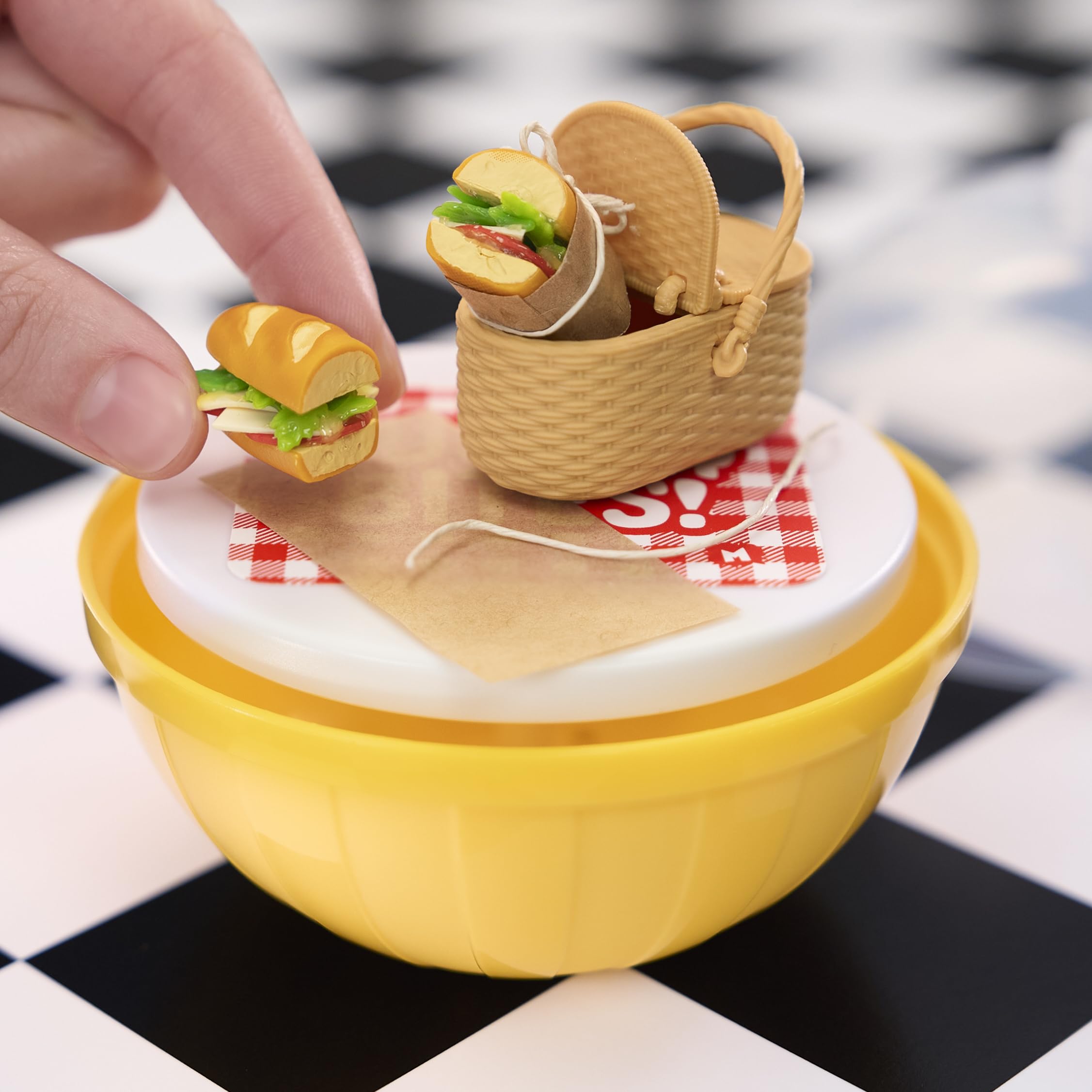 MGA's Miniverse Make It Mini Diner Series 4 mini dishware set