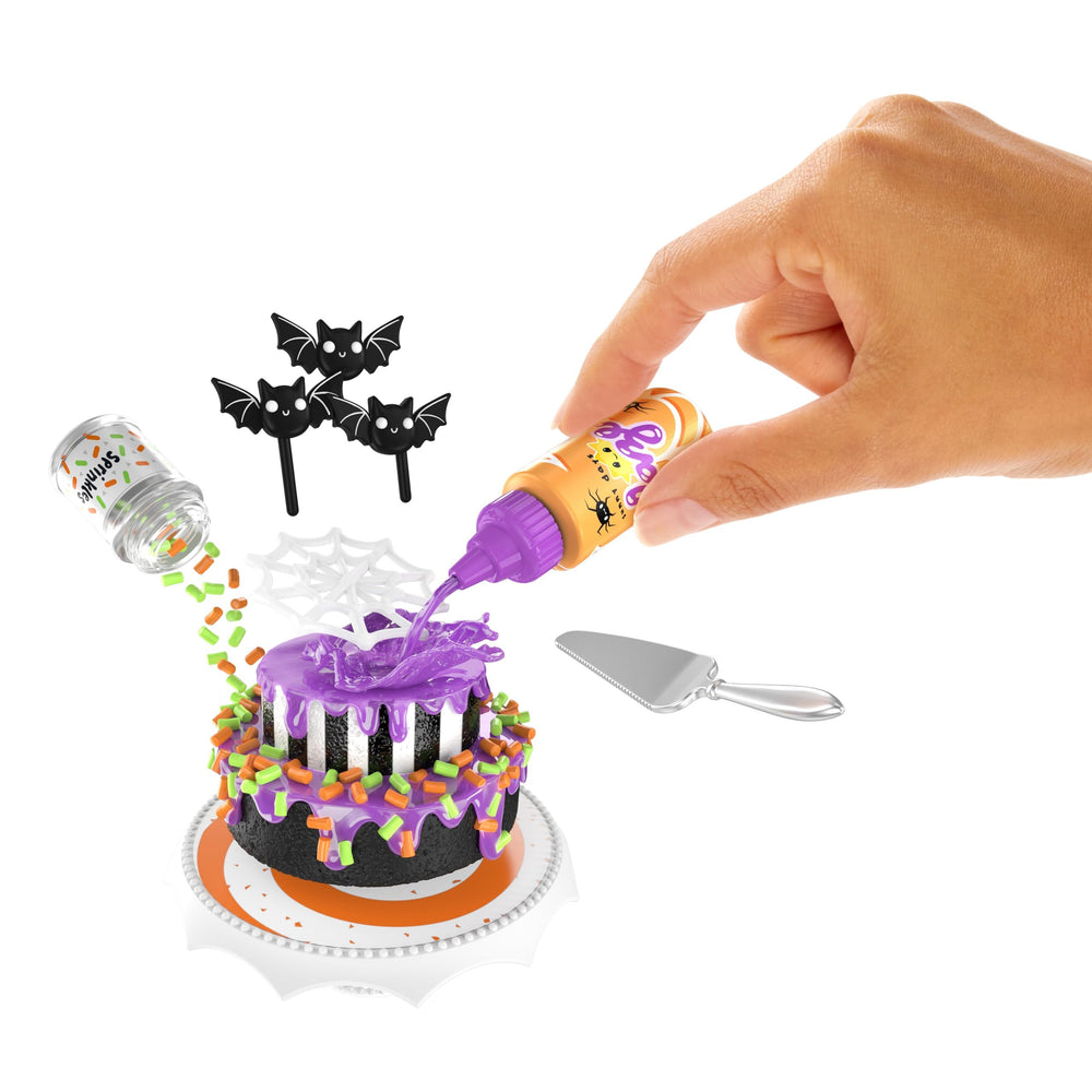 MGA's Miniverse recipe card guides to assemble your mini treats step by step.