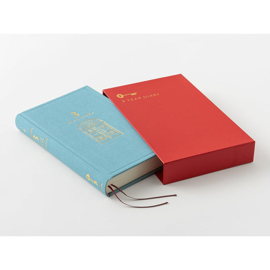 Midori Phil Design Three Years Diary interior pages support 366 days of continuous notes.