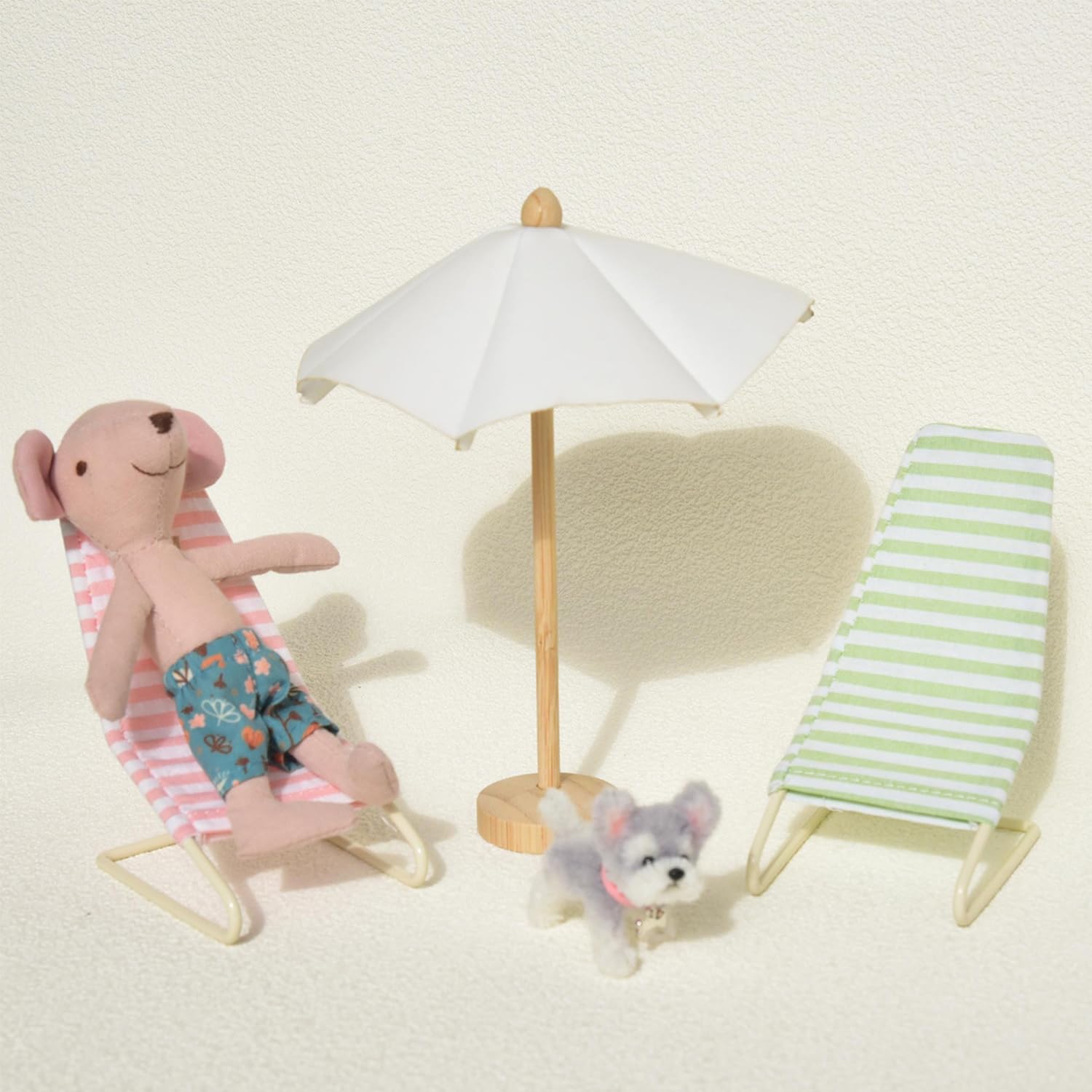 Minamzee outdoor diorama scene with all pieces.