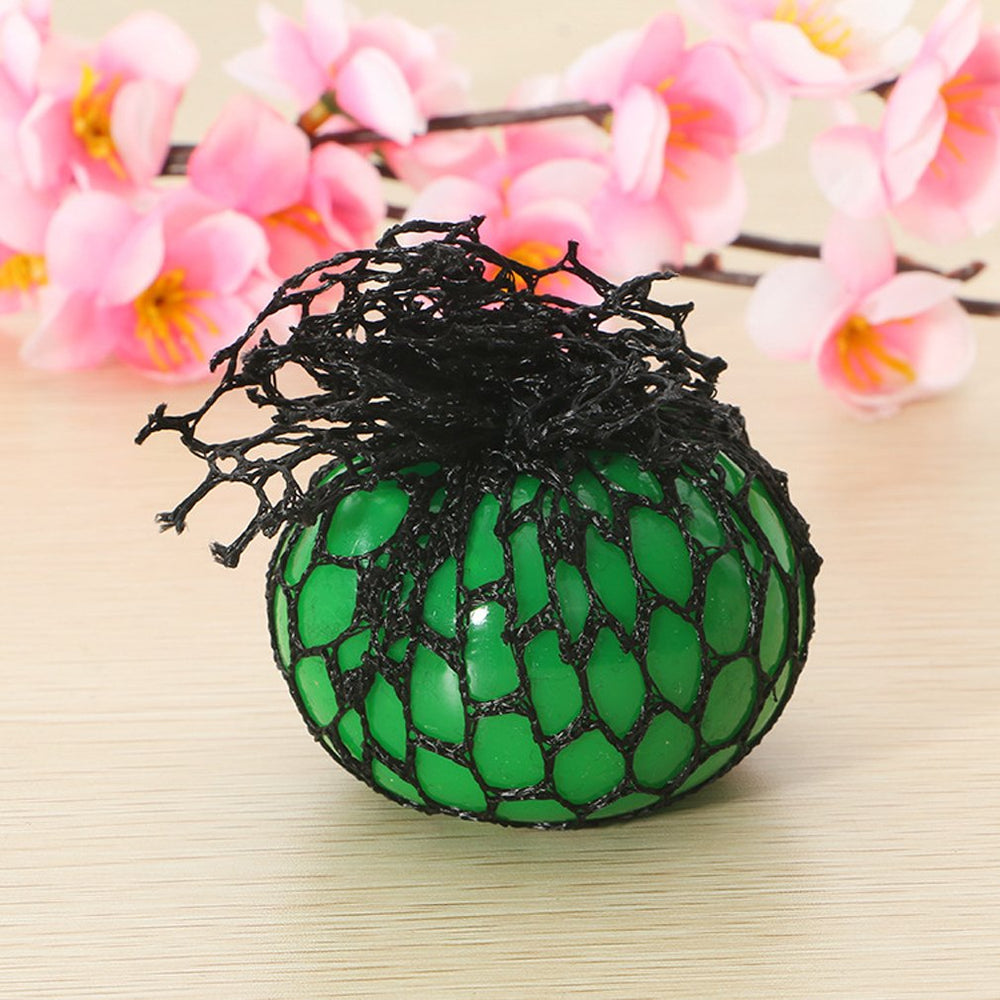 Compact 5 cm diameter fits fingers for quick tension release