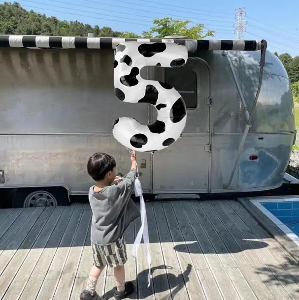 Mluchee 40-inch balloon for weddings, modern black-and-white numeral accent.