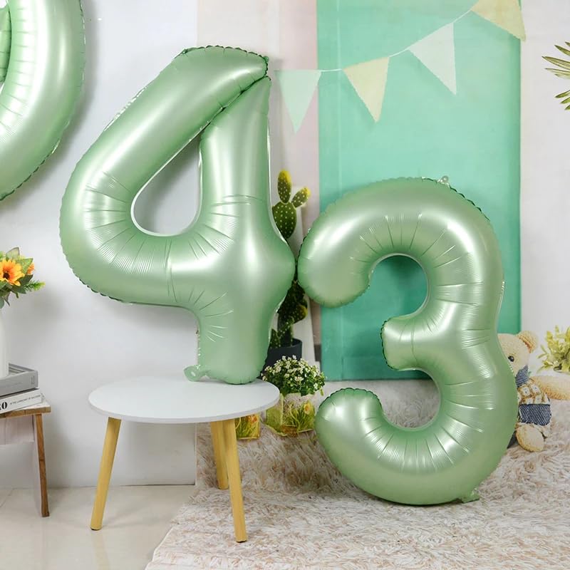 Mluchee giant number balloon 7 offers bold focal point for parties and photo ops.