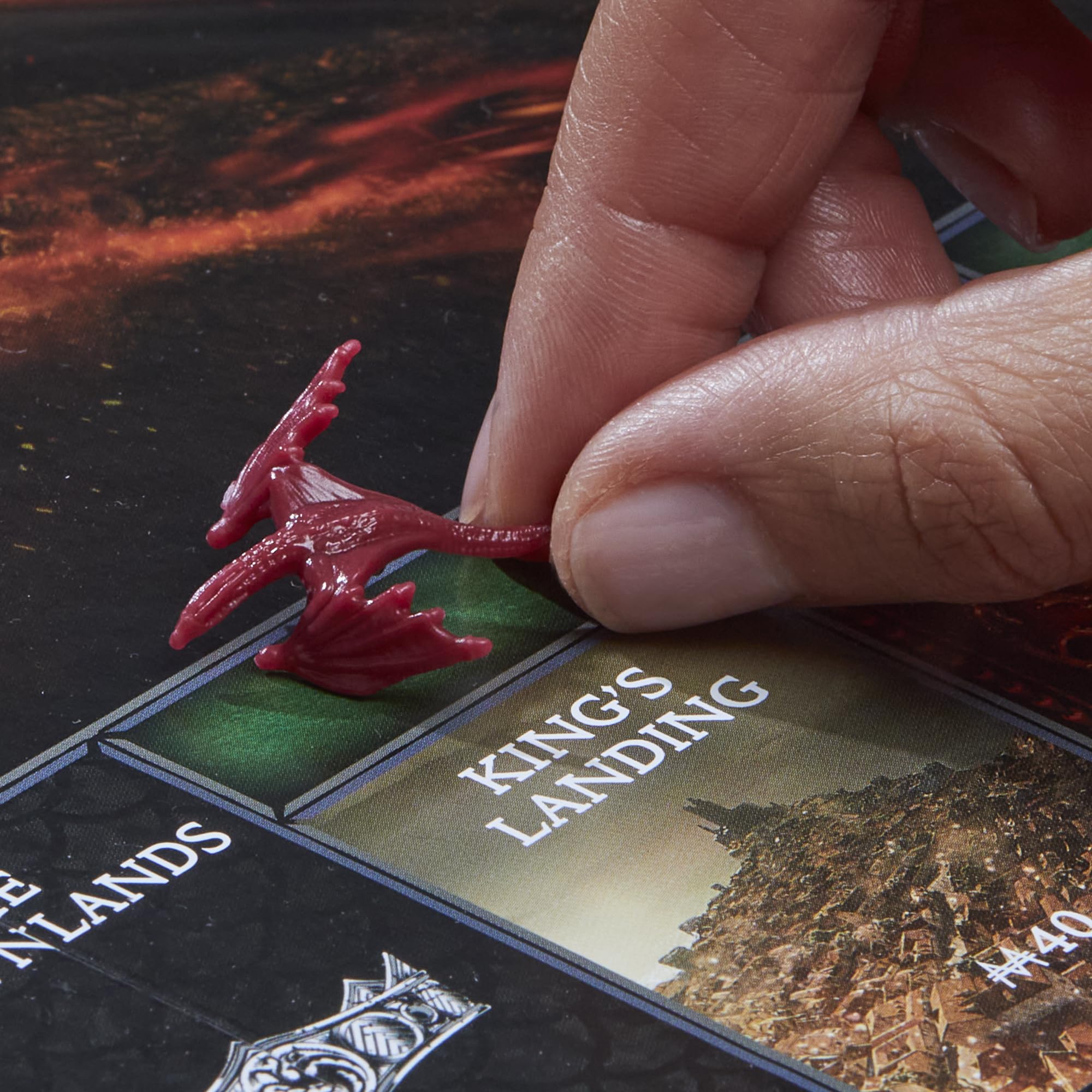 Dragon eggs and dragons tokens reinforce territories as you grow.