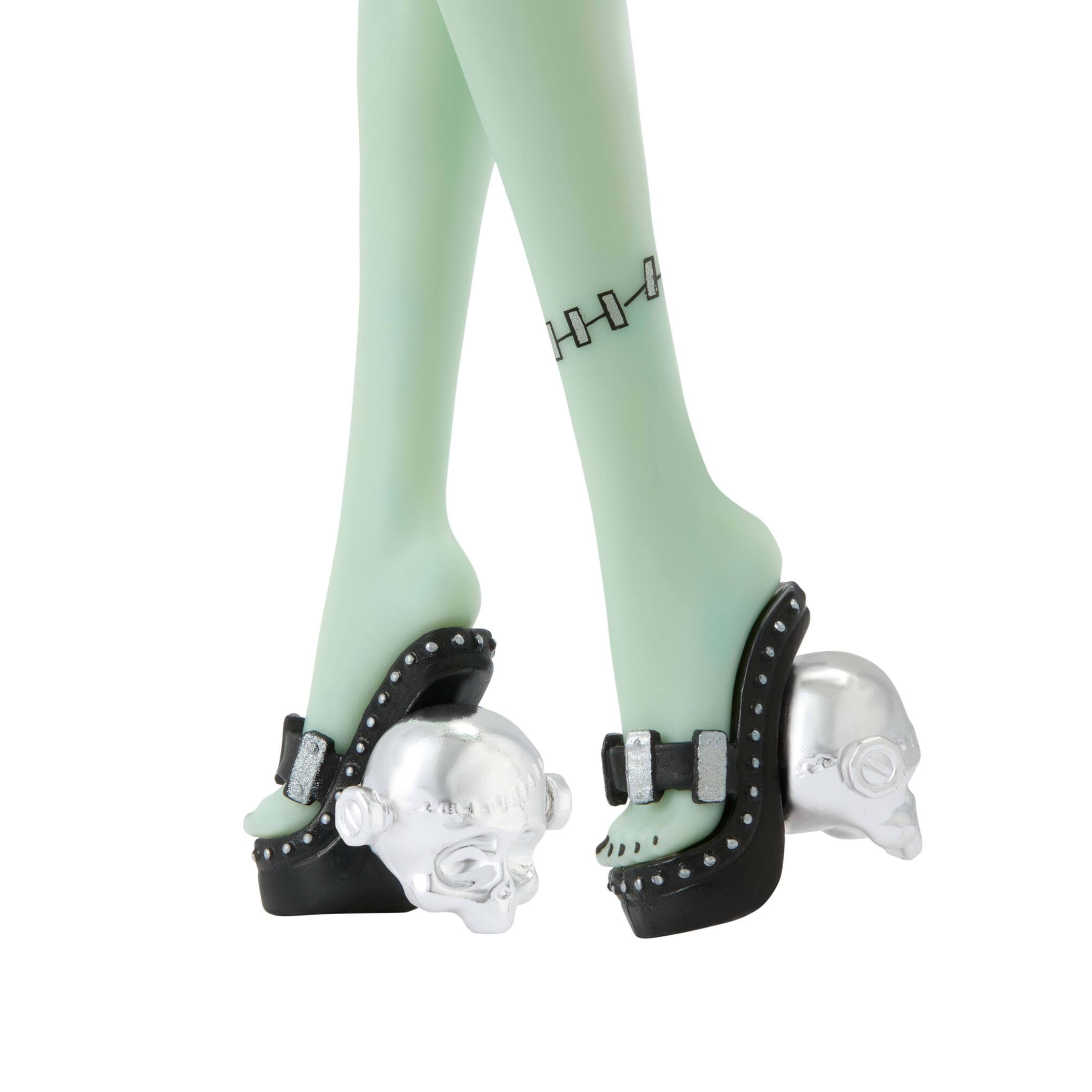 Monster High Frankie Stein outfit-change option for versatile display looks.