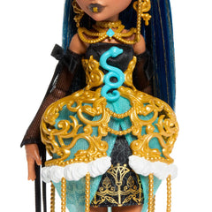 Monster High black lipstick and cake frosting purse, a stylish dress-up detail.