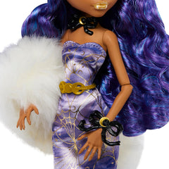 Monster High Clawdeen Wolf crescent moon accessories for dramatic styling.