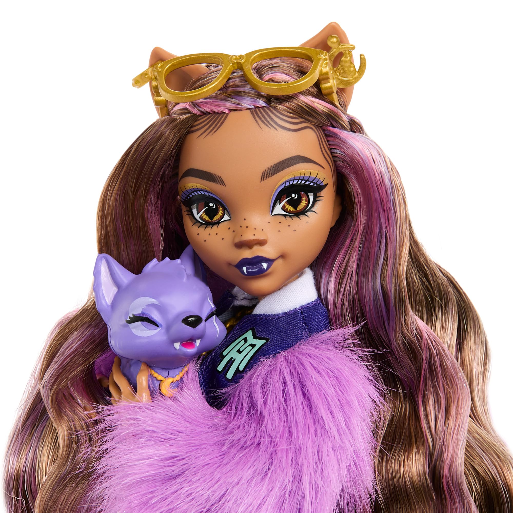 Backpack accessory set for on-the-go storytelling with your Monster High doll.