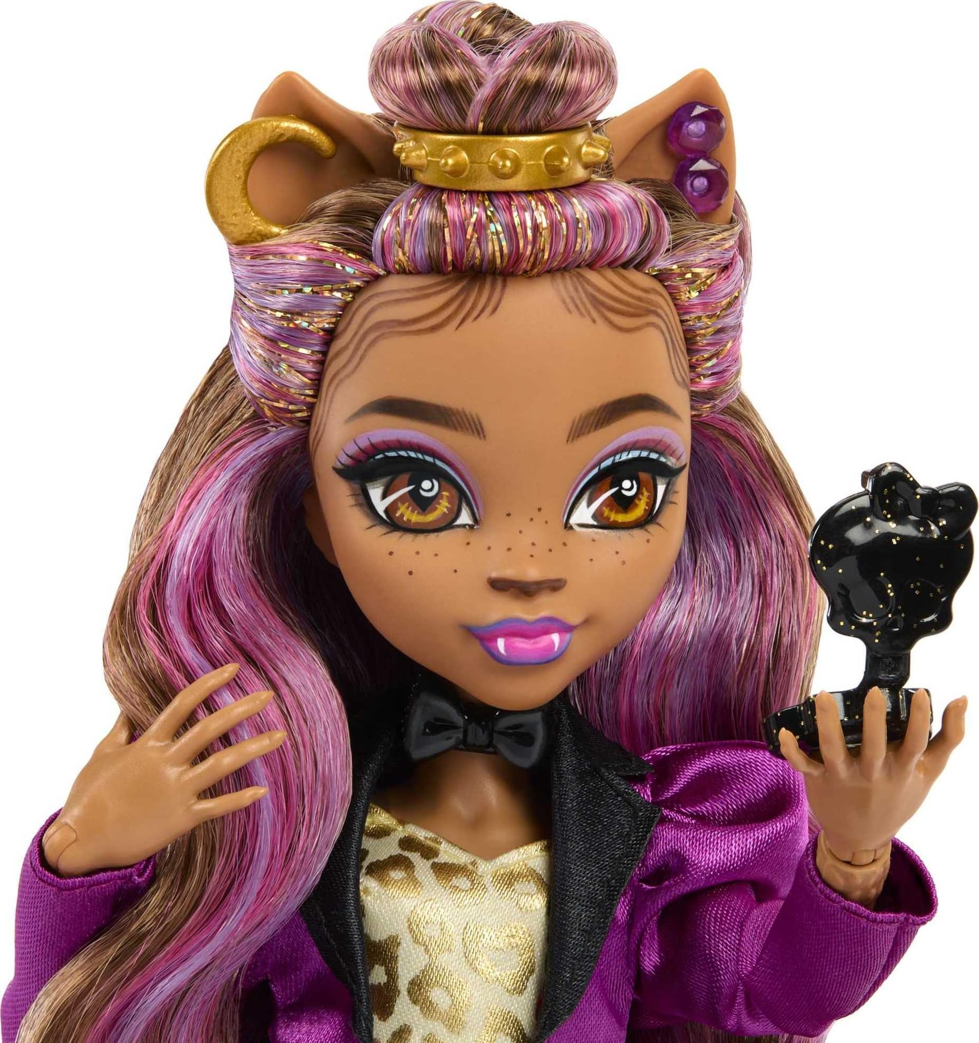 Monster High Clawdeen Wolf in satin suit with glam shine for stylish storytelling