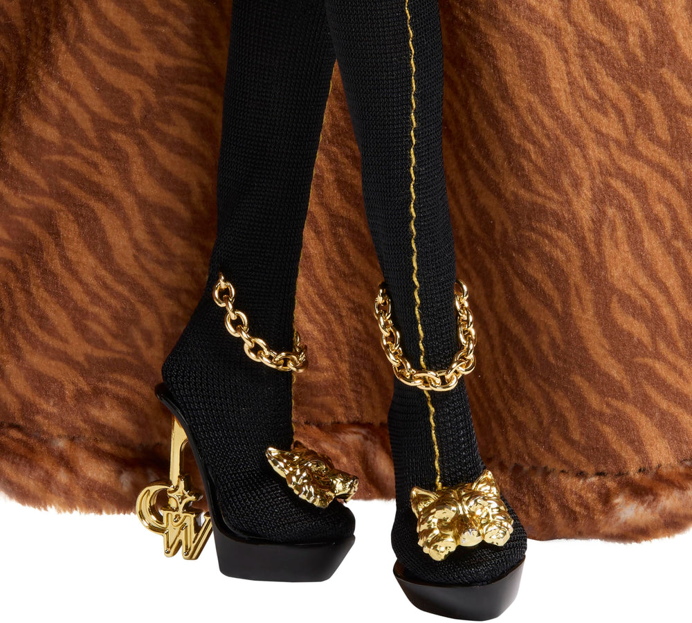 Monster High Clawdeen Wolf faux fur purse enhances the ensemble