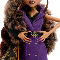 Clawdeen Wolf golden accessories add luxe detail to the look